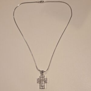 Elegant Sterling Silver Cross Pendant Necklace